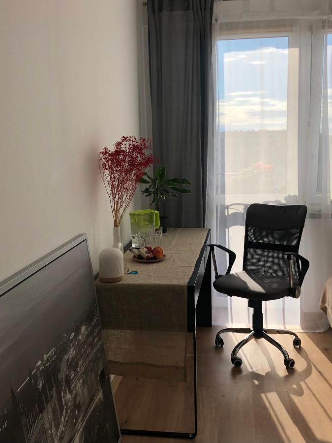 M&B Pokoj Przy Rondzie Daszynskiego Warszawa Exteriör bild