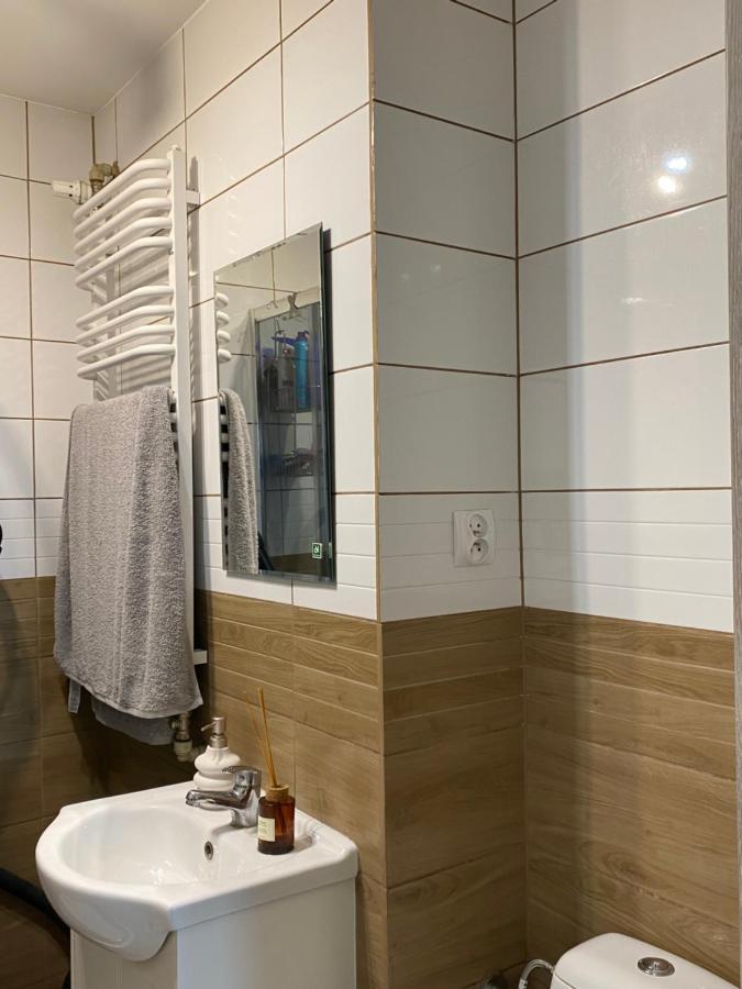M&B Pokoj Przy Rondzie Daszynskiego Warszawa Exteriör bild